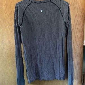 long sleeve workout shirt